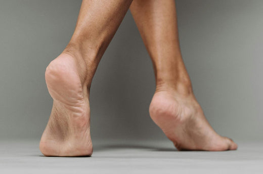 Douleur côté extérieur du pied : Causes, prévention, traitements