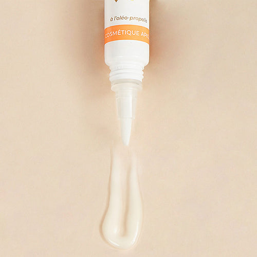 Ongles durs, épais, dédoublés