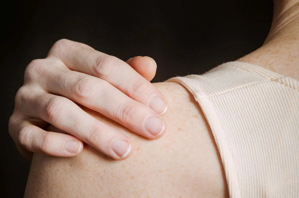 Ongle jaune : causes et traitements