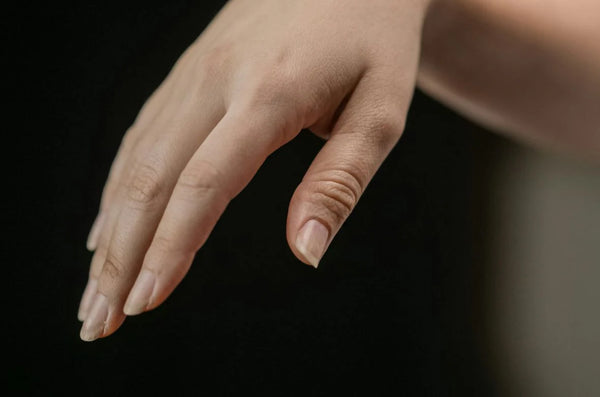 Taches blanches sur les ongles